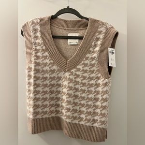 Abercrombie Houndstooth Sweater Vest - New with Tag (NWT)